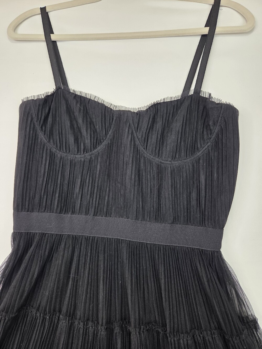 Alice + Olivia Deena Pleated Maxi Dress Black Sheer Tulle Pleated Gown Size 6 - Picture 9 of 15